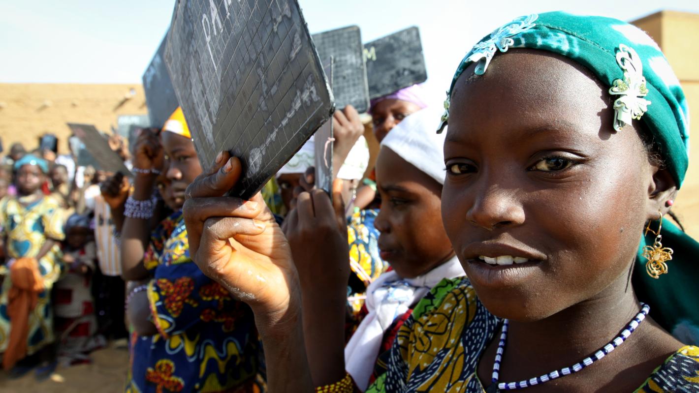 Young children at the World Food Programme (WFP) school feeding centre in Agarsamat, Tahoua Region, Niger.
